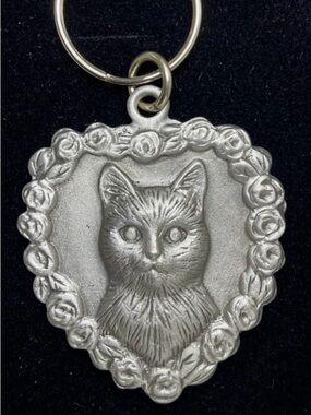 Vintage Avon Heart Shaped Pewter Cat Kitty Keychain